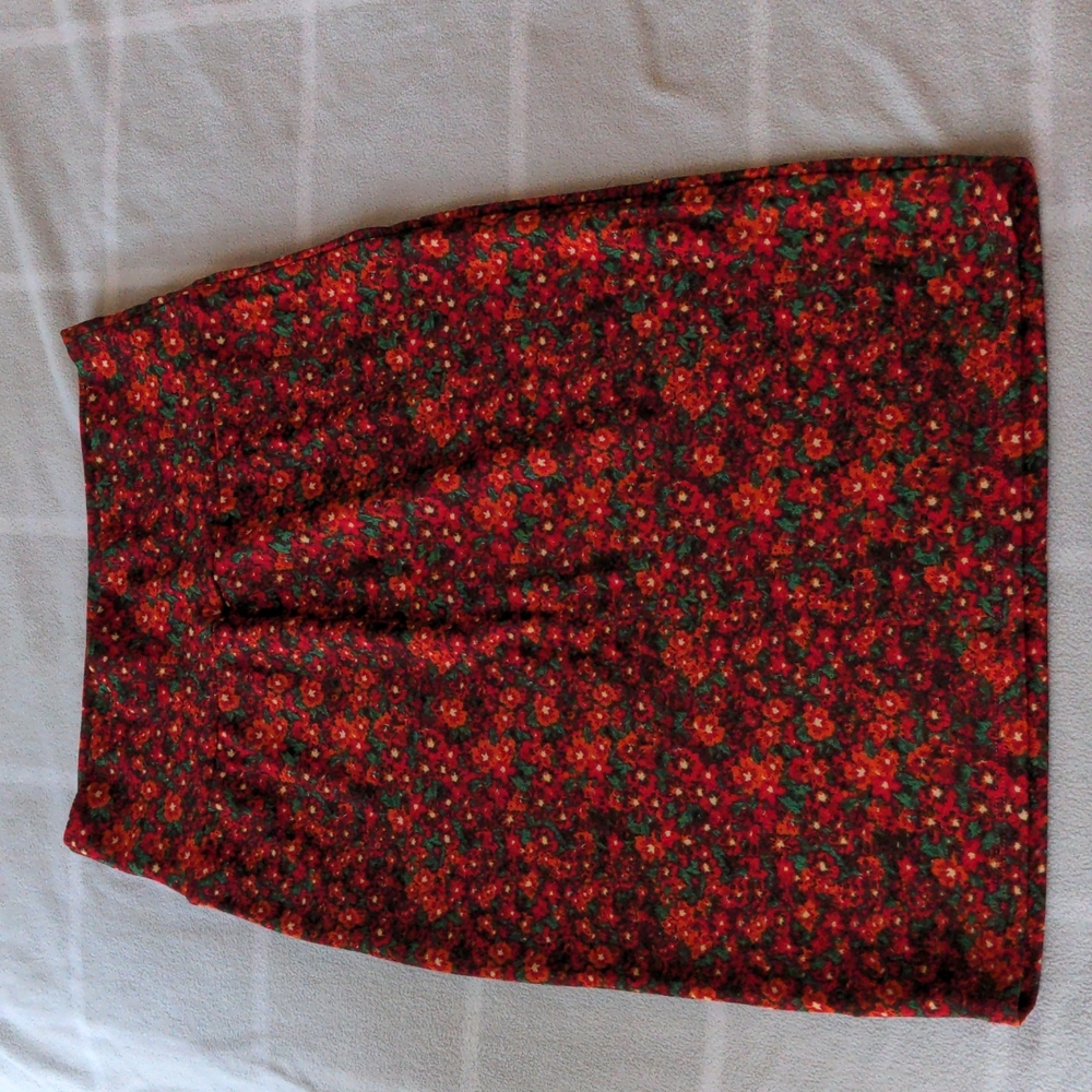 LuLaRoe Cassie Skirt - Floral pattern - Picture 4 of 5